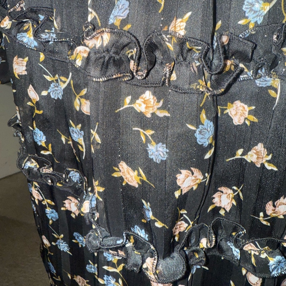 Missguided Plus Black Floral Dress - Picture 6 of 7